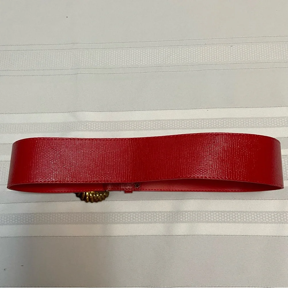 Red Womens Faux Leather Wide Belt -Gold tone Buckle Size 28-30 see measurements